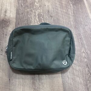 Lululemon 2L Belt Bag.